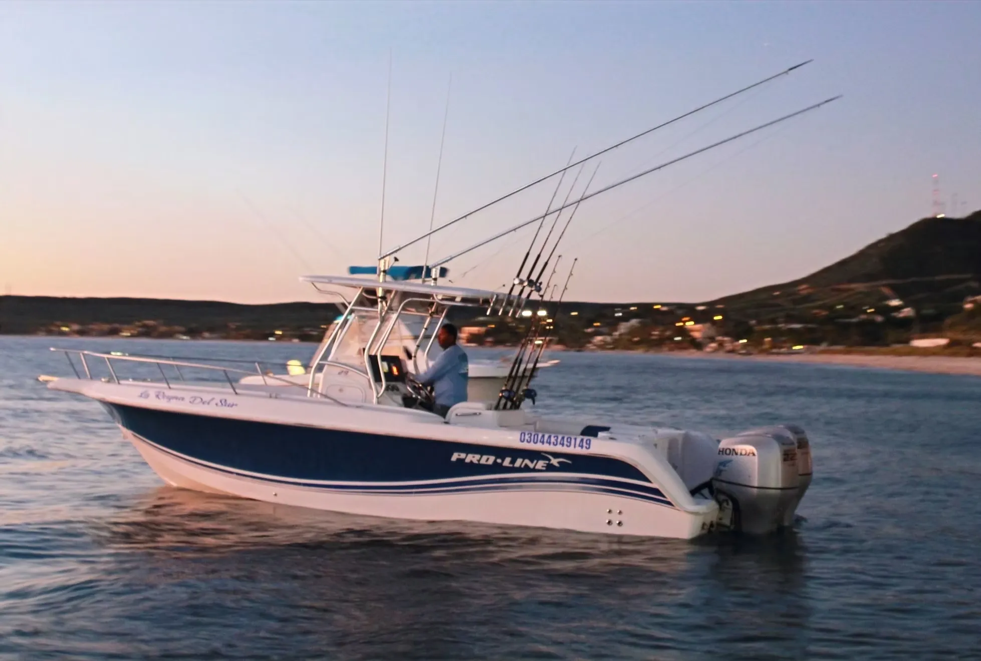 Reina del Sur Proline boat